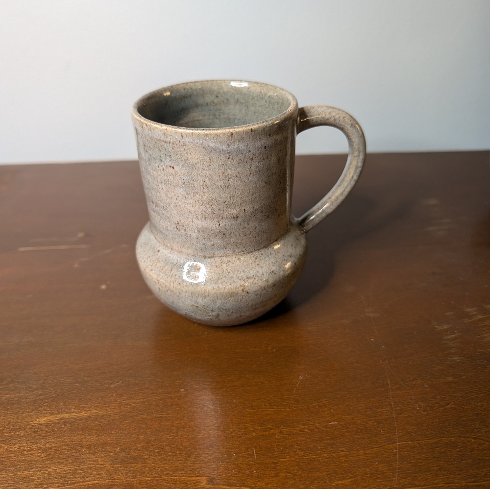 Vintage pottery mug - Picture 2 of 7